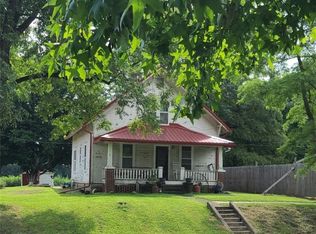 324 N Main St, Sainte Marie, IL 62459