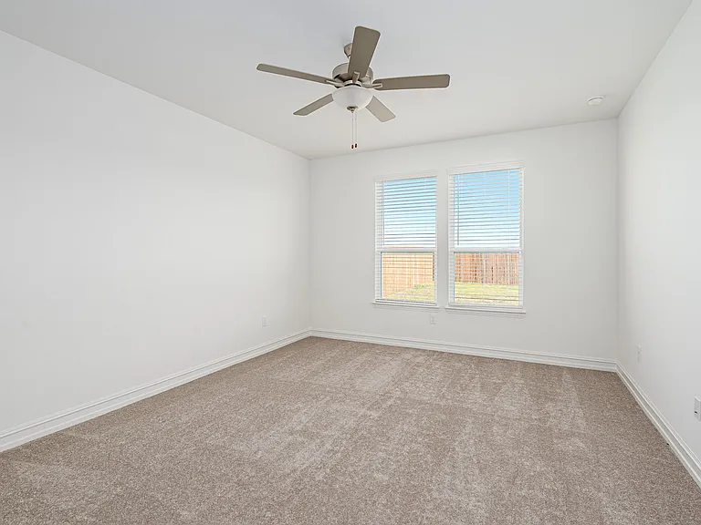 1421 Elijah Dr — Photo 6