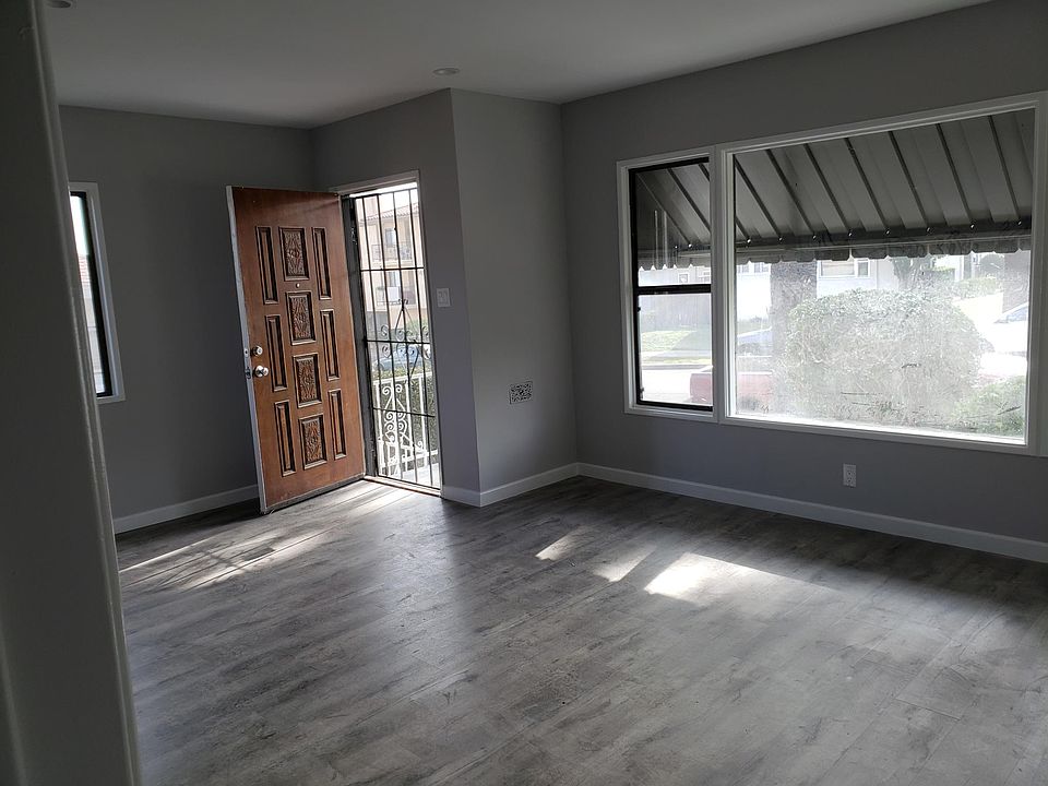 1st image of 1066 W 12th St
