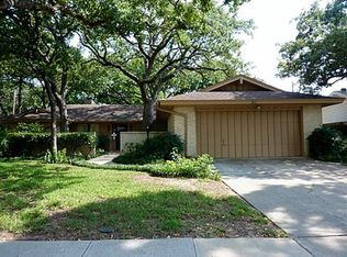 6704 Gary Ln, Fort Worth, TX 76112