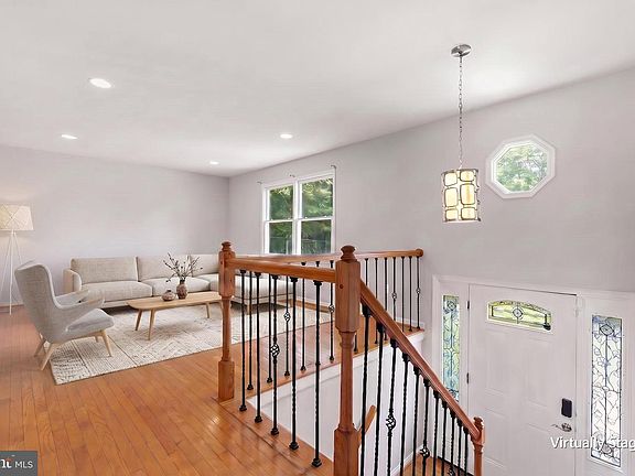 5th image of 8 B Vue Ave