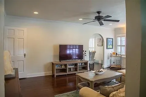 3320 Cockrell Ave — Photo 4