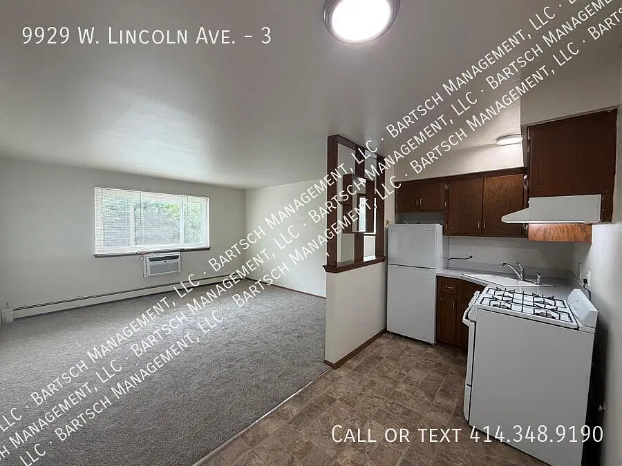 Studio, $950 — Photo 2
