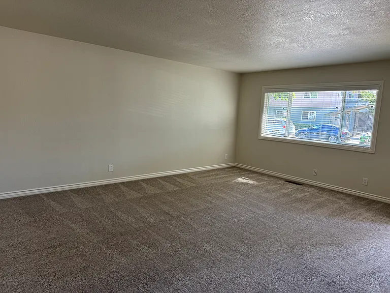 1096 Topaz Ave #1 — Photo 3