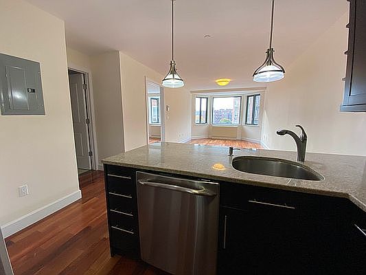1st image of 83-30 Kew Gardens Rd #41