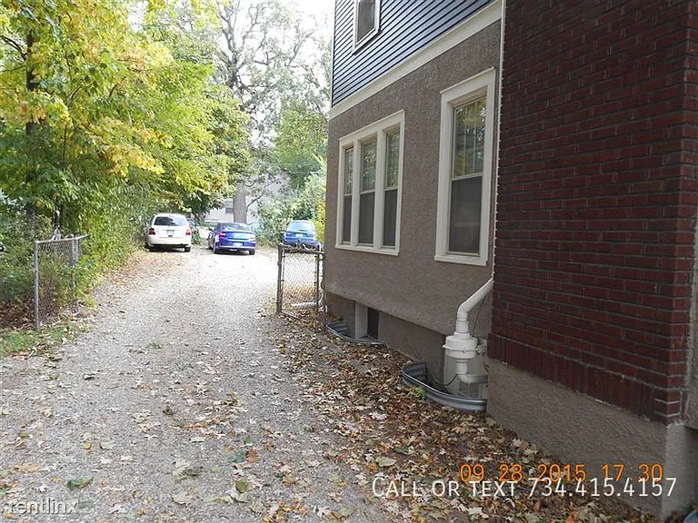518 Lawrence St — Photo 20
