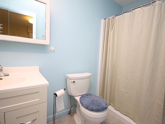 4th image of 128-130 N Centre St
