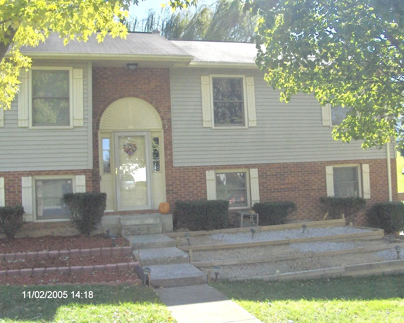 3 Bedroom 2 Bath House 2 Car Garage — Photo 1
