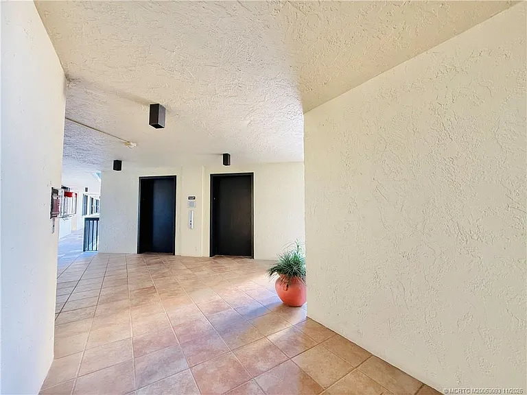 9500 S Ocean Dr #905 — Photo 65