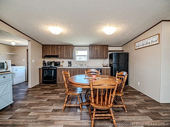 2nd image of 211 Pine Oak