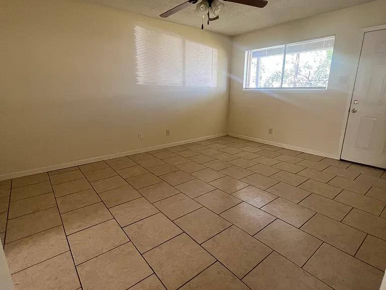 1535 Cleo St — Photo 9