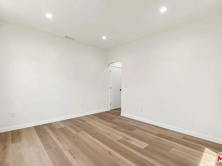 1305 Lucile Ave #2 — Photo 17