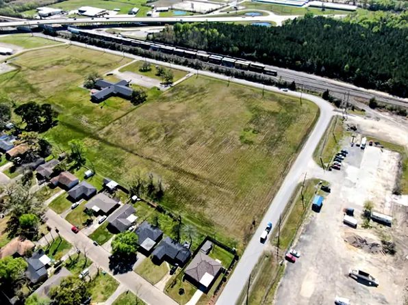 3402 Edgar Brown Dr, Orange, TX 77630