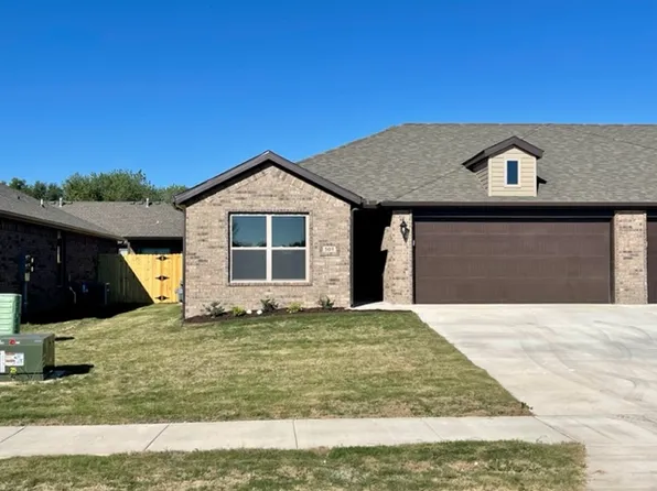 410 Rama St, Centerton, AR