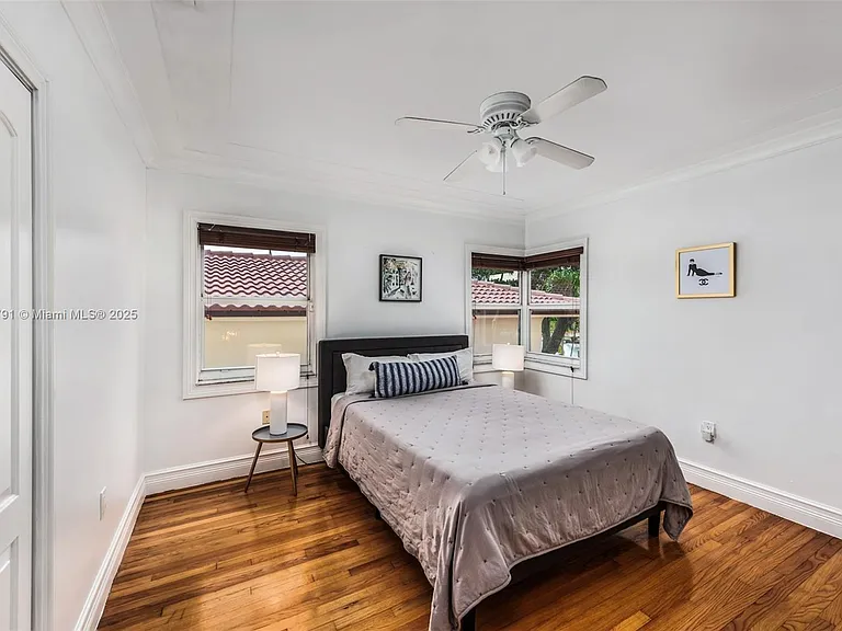 1051 NE 89th St — Photo 31