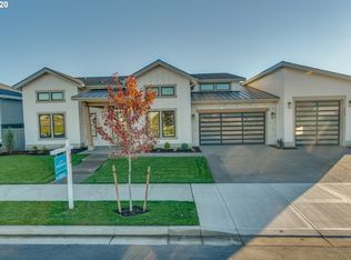 5838 SE McInnis St, Hillsboro, OR