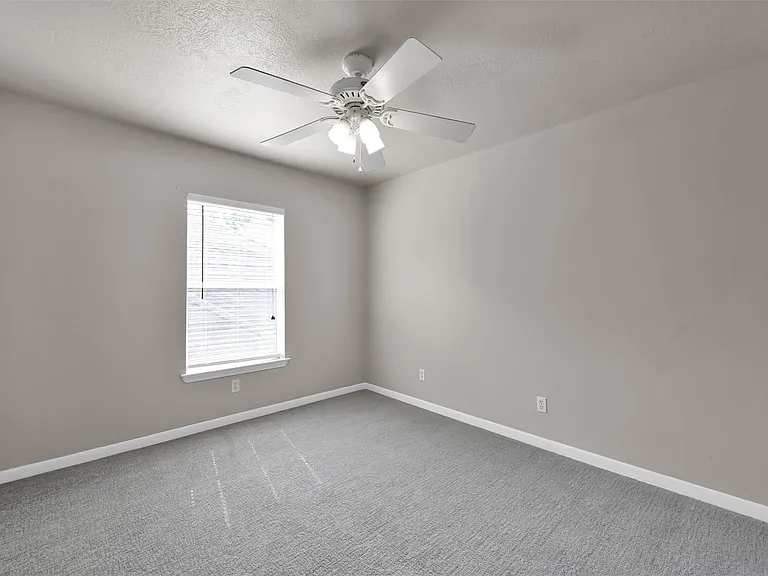 100 Harbour Town Dr — Photo 18