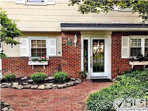2nd image of 748 Vaughn Ave