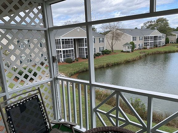 4th image of 1543 Bridgewood Dr #F8