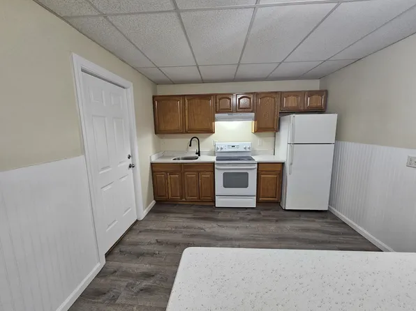 32 Hill St #4, Waterbury, CT 06704