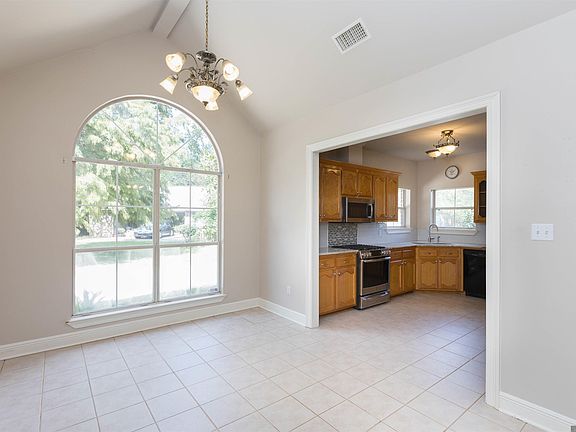 3rd image of 37455 Highridge Ave