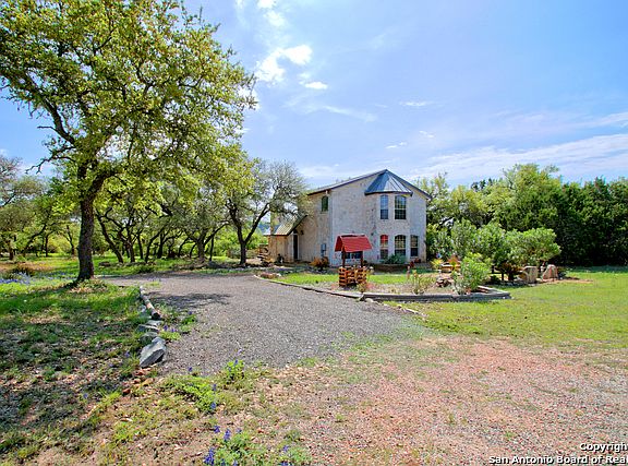 2nd image of 850 La Paloma Dr