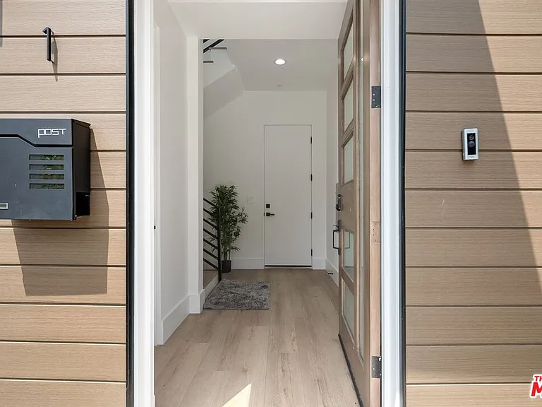 1236 N Spaulding Ave #1 — Photo 6