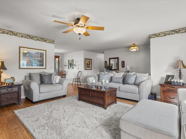 3608 Capricorn Way, Redding, CA 96002