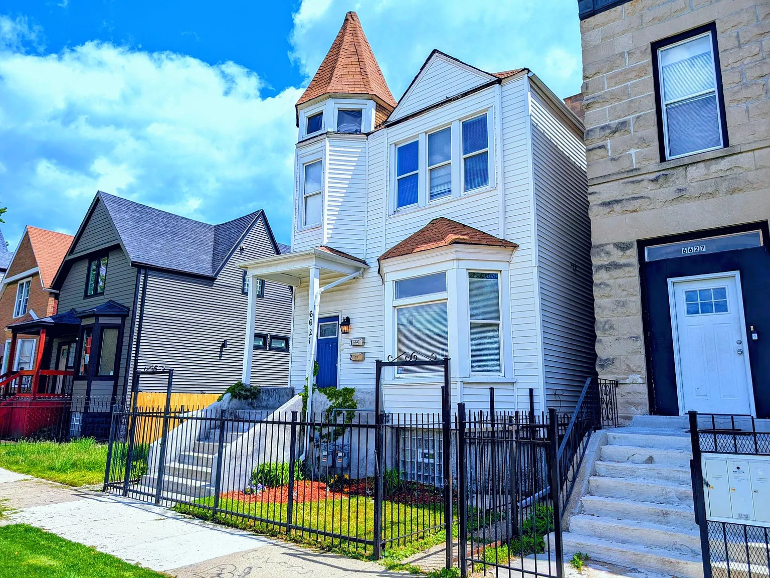 3 bed, 1800 sqft, $2,150 — Photo 1