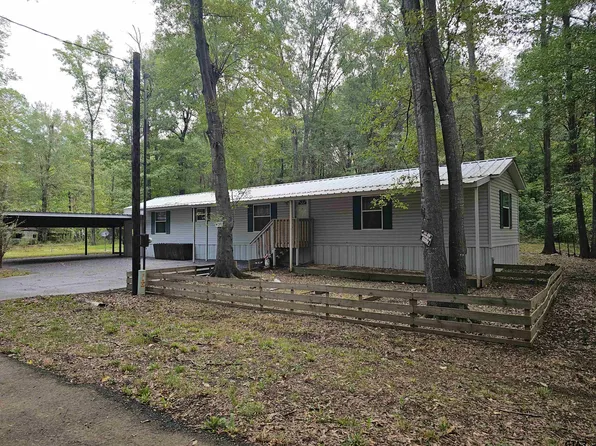 425 Albatross Dr, Winnsboro, TX 75494