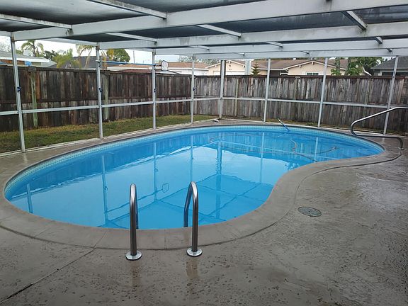 2nd image of 7421 Brentwood Dr