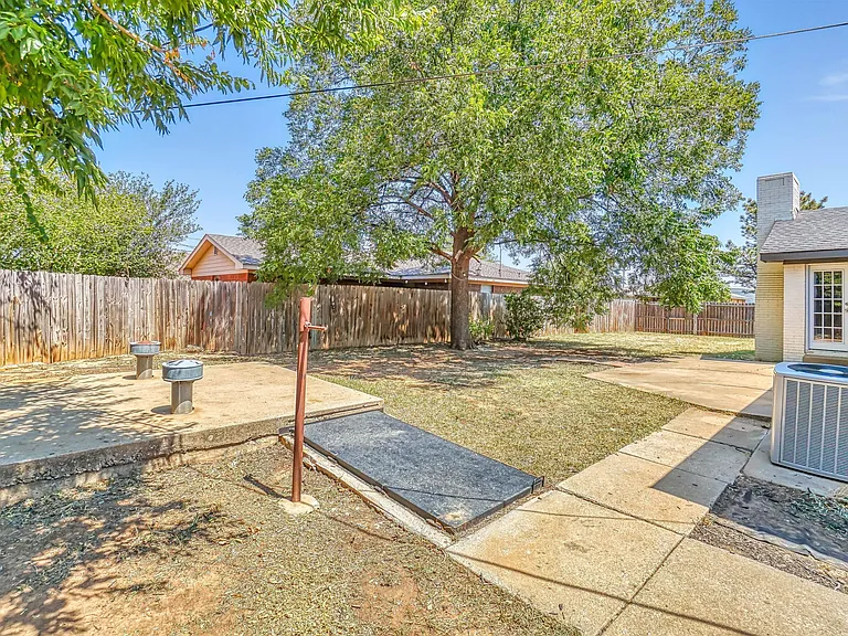 201 Cardinal Cir S — Photo 34