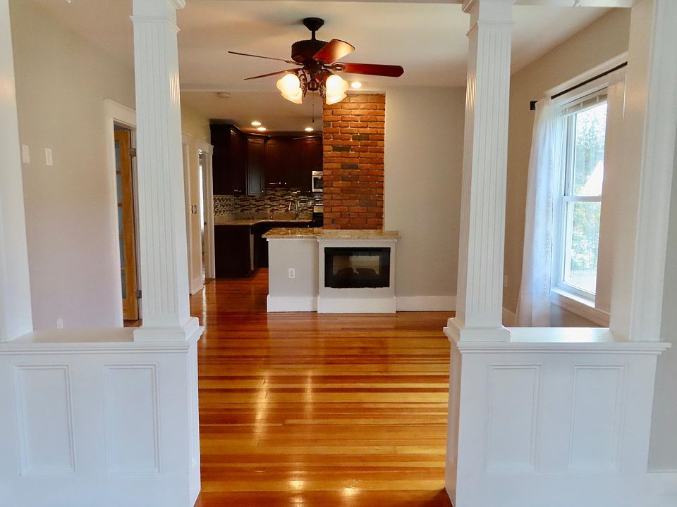 1st image of 32 Lincoln St #32