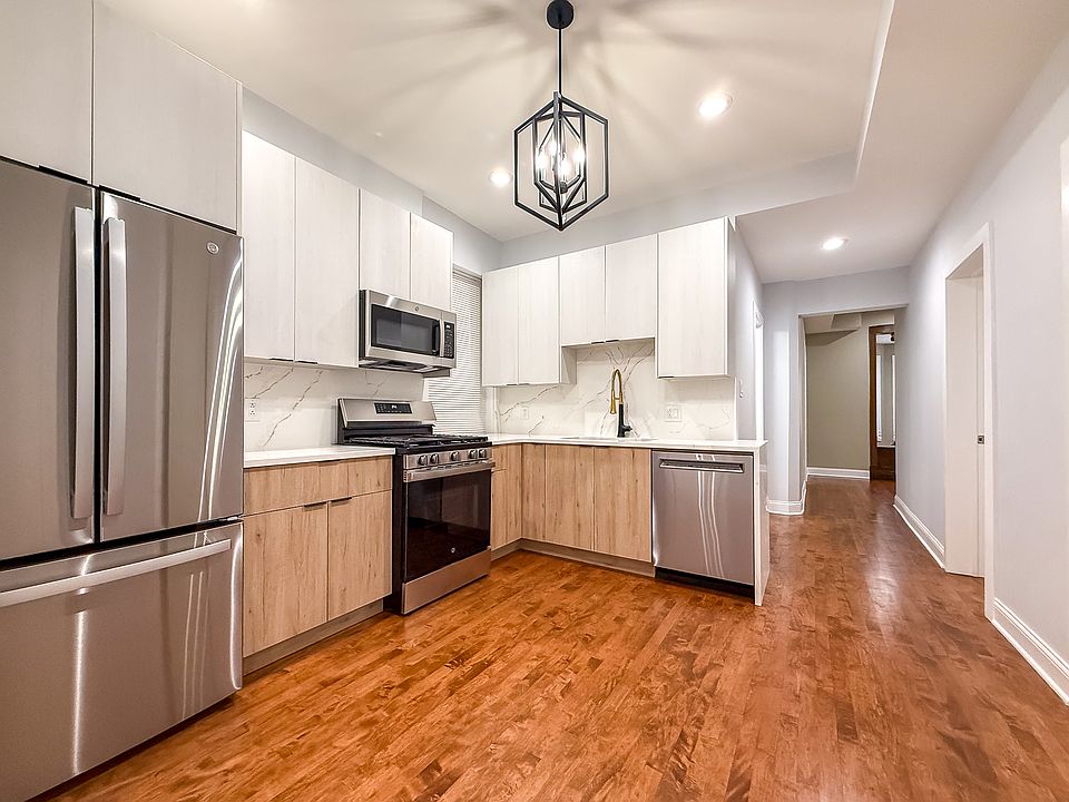 1st image of 2638 N Talman Ave #1F
