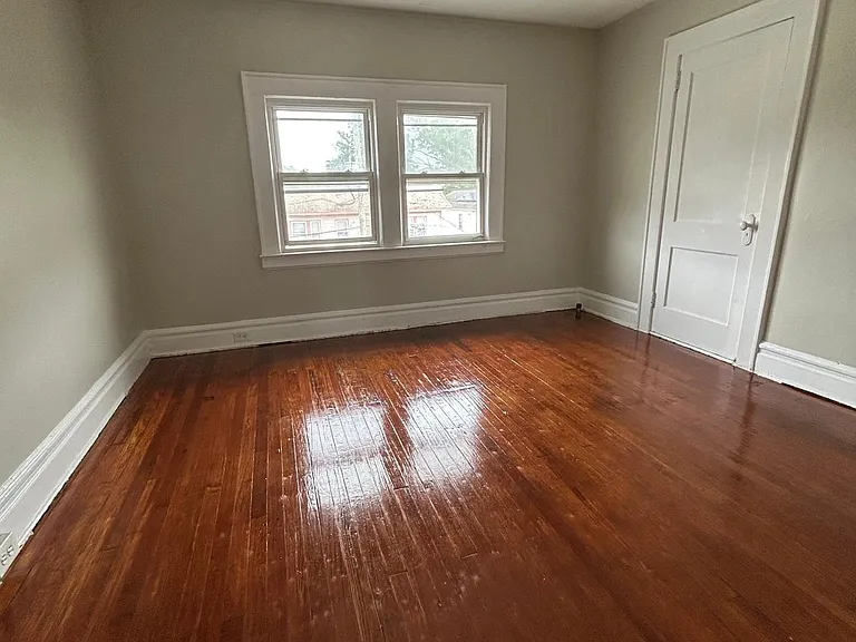 963 Grove St #3A — Photo 1