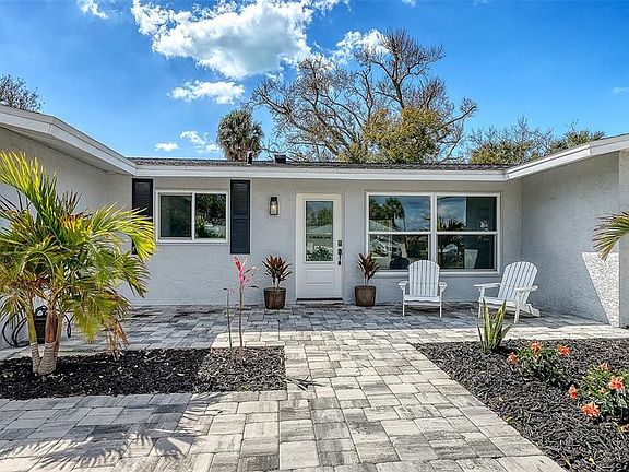 2nd image of 447 N Shore Dr