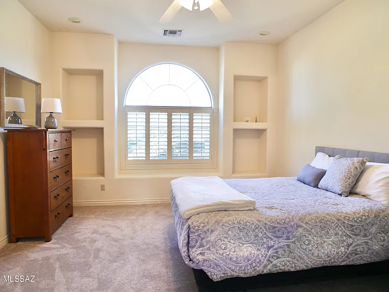 12129 N Tall Grass Dr — Photo 2