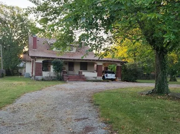 903 N Kentucky St, Iola, KS 66749