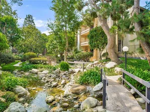 8675 Falmouth Ave APT 121, Playa Del Rey, CA 90293