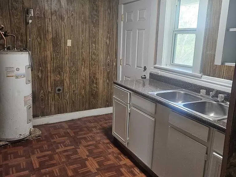541 Hammond Ave #4 — Photo 8