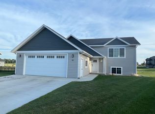 110 Wedgewood Cir, Brookings, SD 57006