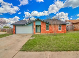 1000 Aspen Ct, Moore, OK 73160
