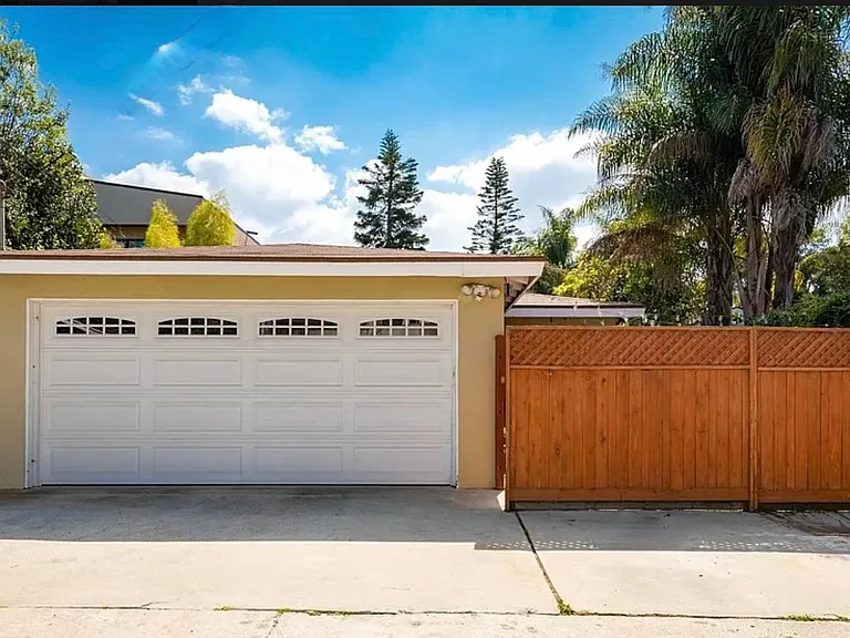 629 1/2 Palms Blvd — Photo 18