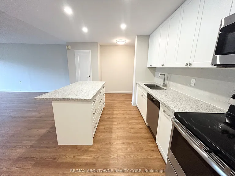 82 Millside Dr #105 — Photo 8