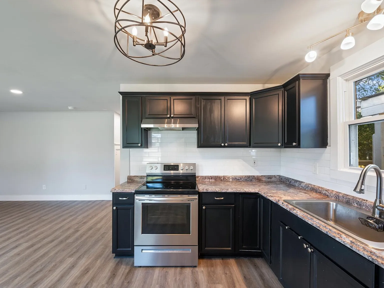 3 bed, 1125 sqft, $1,675 — Photo 4