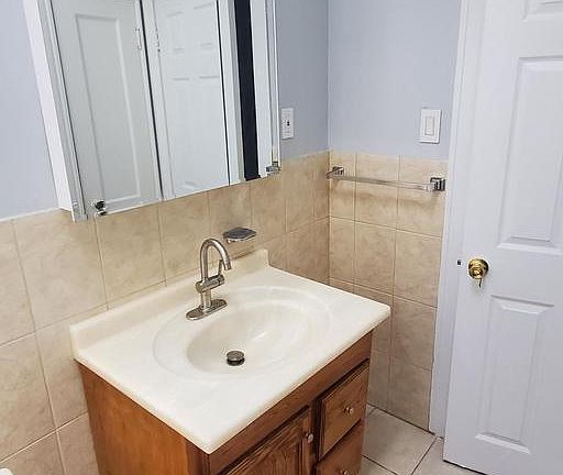 2nd image of 323 E Albanus St
