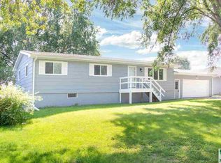 608 Eastview Dr, Sloan, IA 51055