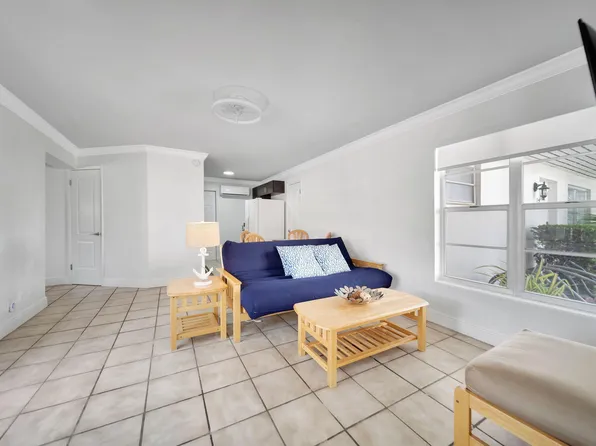 2724 NE 14th St #3, Fort Lauderdale, FL 33304