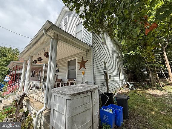 2nd image of 632 E Lackawanna Ave