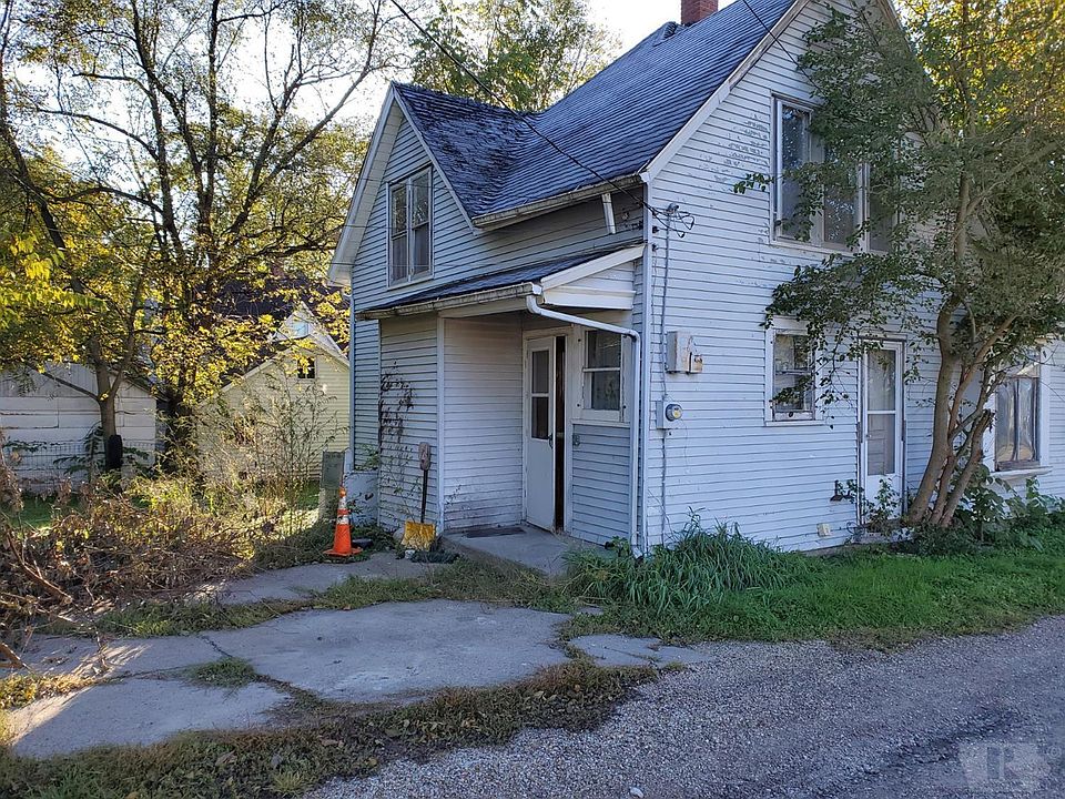 2nd image of 107 E 6th St